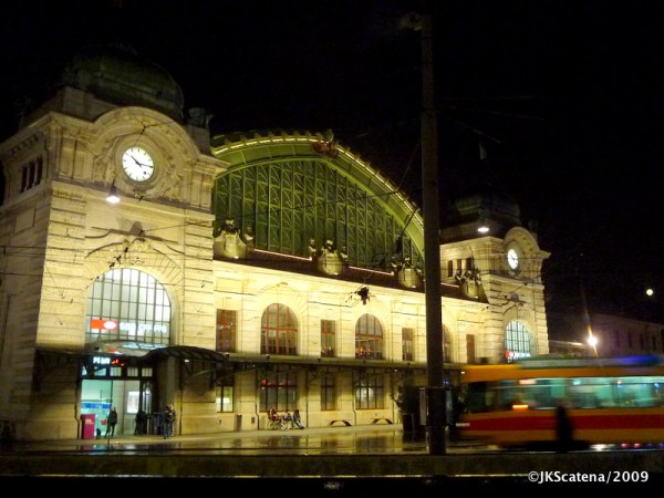 Estação Central da Basiléia – Basel BSB – na noite em que chegamos
