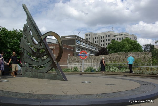 London: Tower Hill Tube