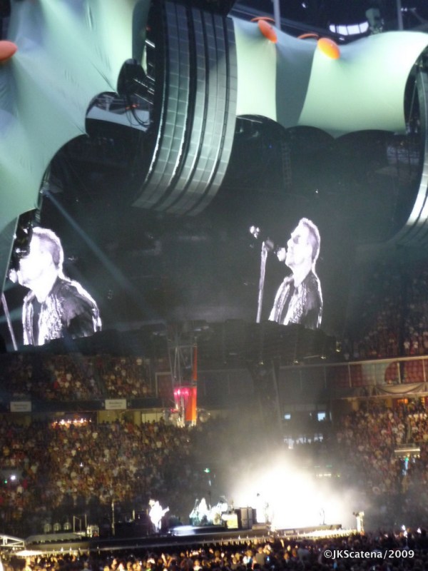 U2 @ Amsterdam: Breathe U2 @ Amsterdam: Breathe