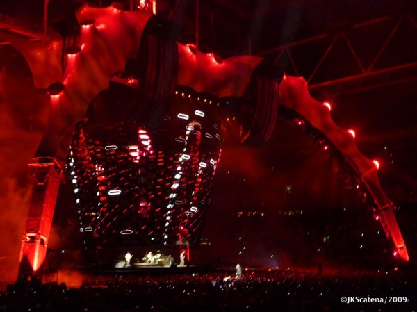 U2 @ Amsterdam: City of Bliding Lights U2 @ Amsterdam: City of Bliding Lights
